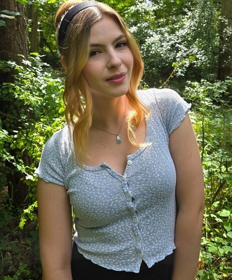 Katazuri sexy actress photo