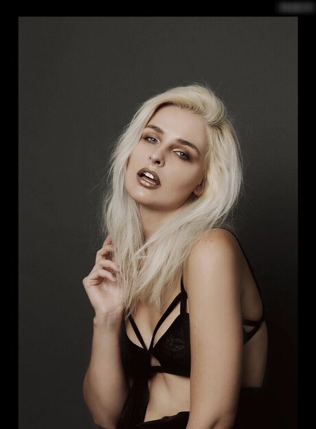 Jana Riva hot star galleries