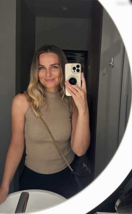 Jana Riva porn star image