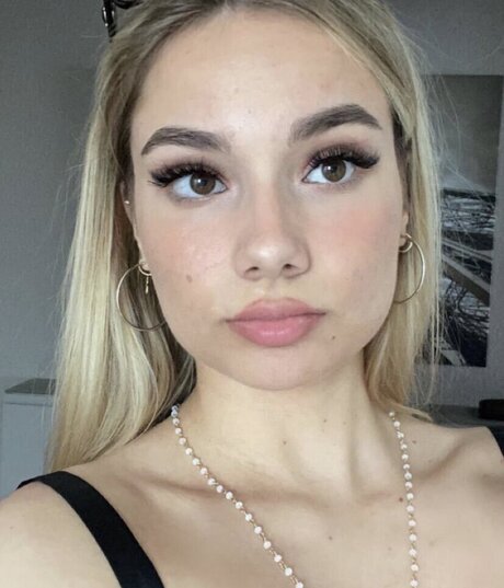 Snipsska star naked photo