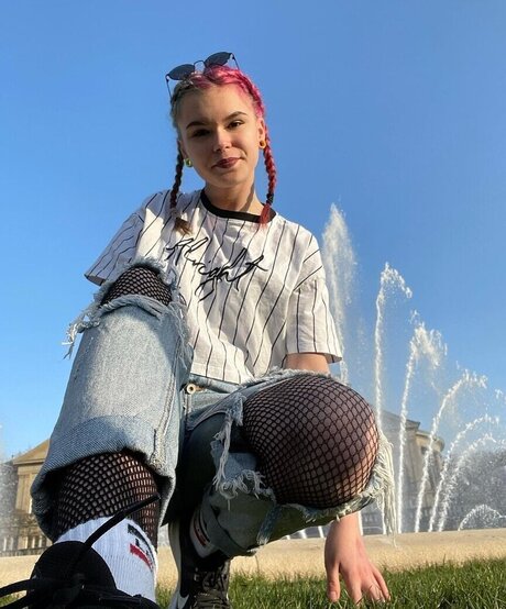 secret hub wue star nudes pics