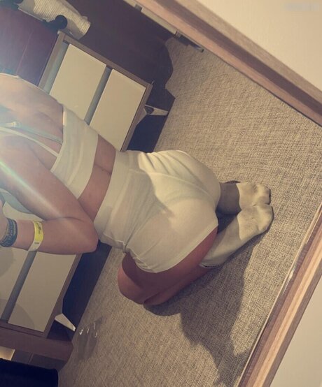 secret hub wue sexy model img