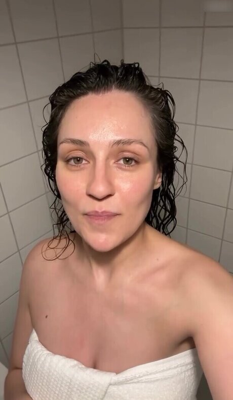 Regina Hixt beautiful actress pics