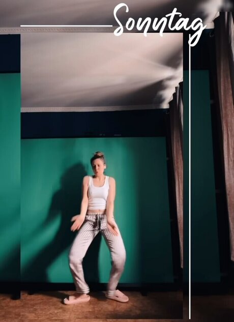 Regina Hixt star top pictures