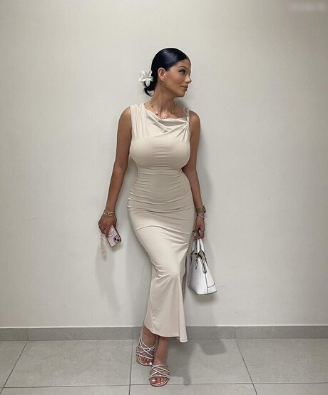 rosemondy hot model img