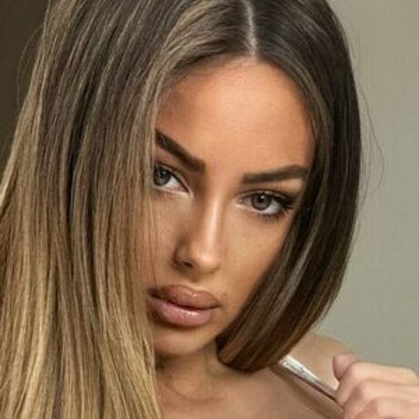 BrattyKiki model naked pic
