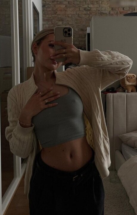 Lili Hamann exclusive pornstar images