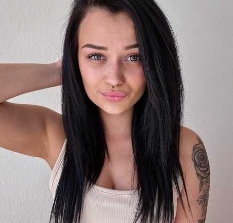 Wer ist sie_ hot model pictures