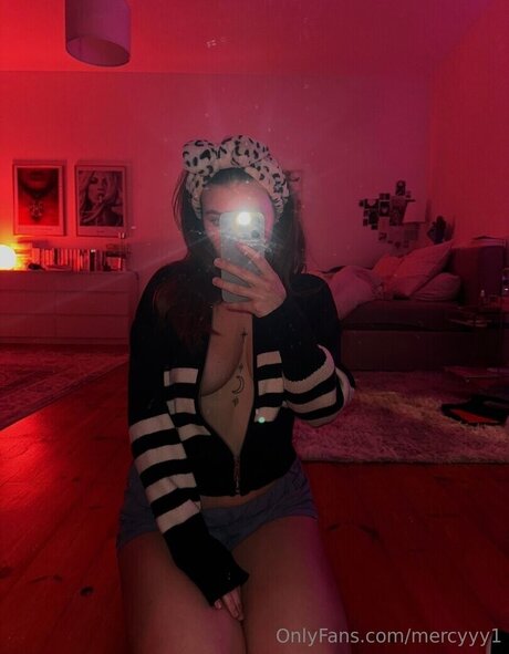 Mercyyy1 hot model gallery