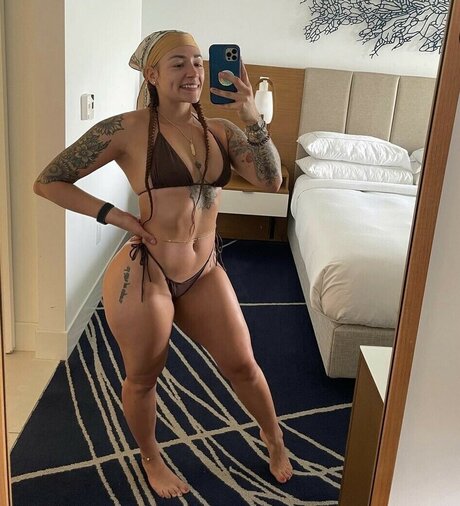 Hopemfnoe model erotic image