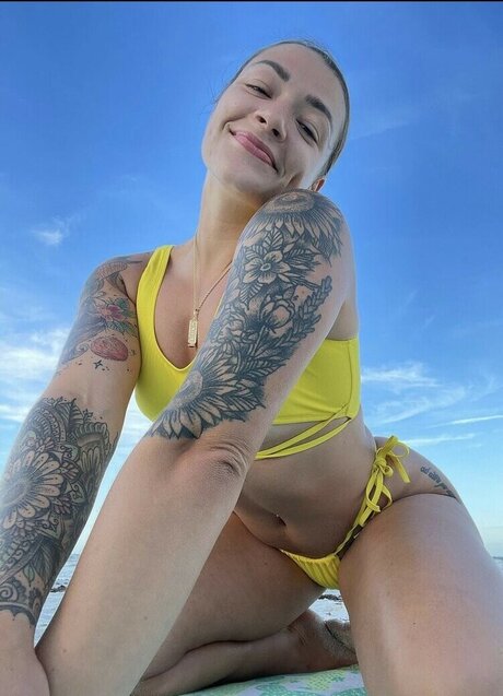 Hopemfnoe sexy model image