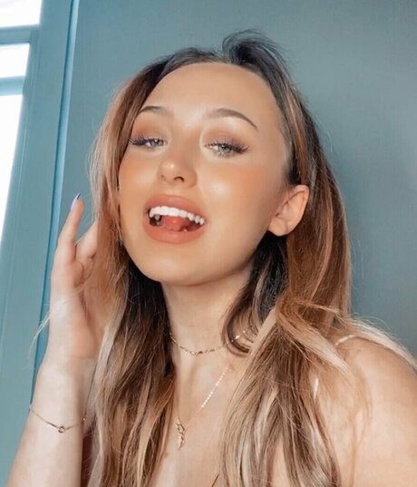 Kiera Bridget porn model photo