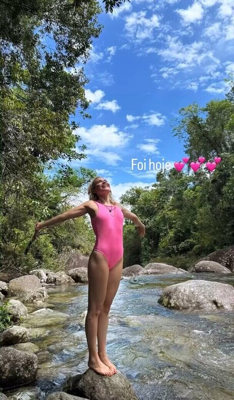 Leticia Colin free model pic