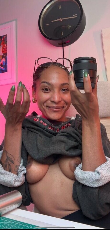 Leo London pornographic star archive