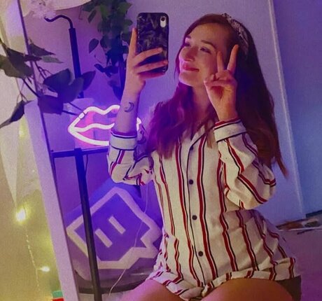 Coffeeslay star nude galleries