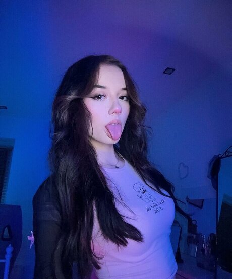 Mela Pustelnik erotic pornstar archive