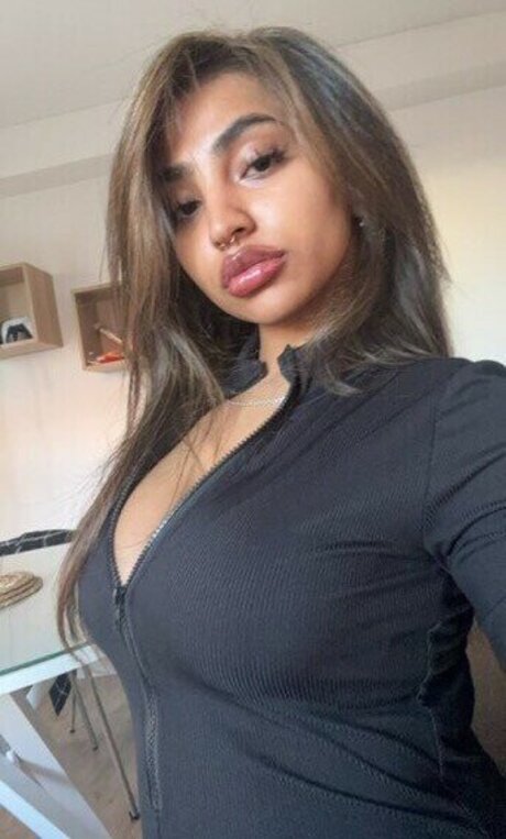 Fionee free actress photos