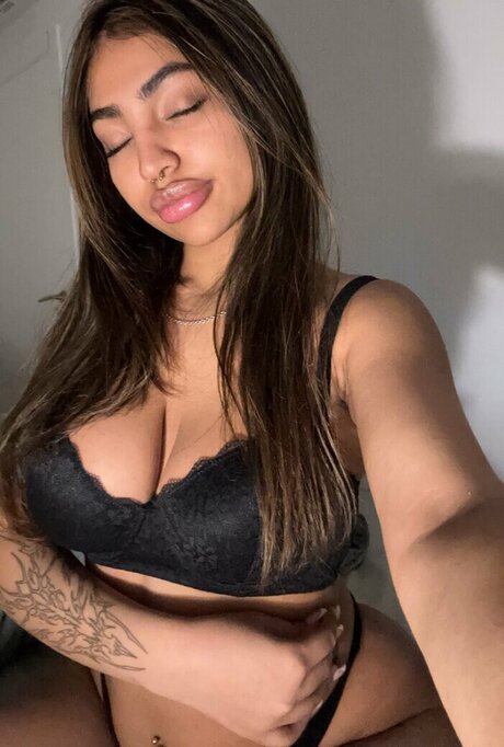 Fionee model exclusive image