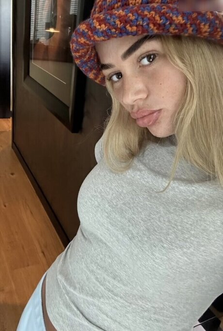 Loredana Zefi pornstar art photo