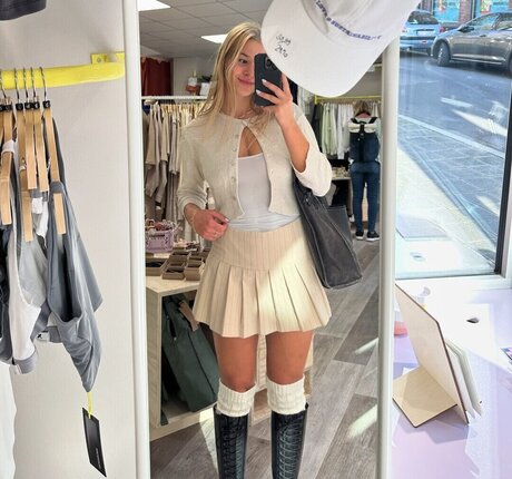 lifting toni model best pics