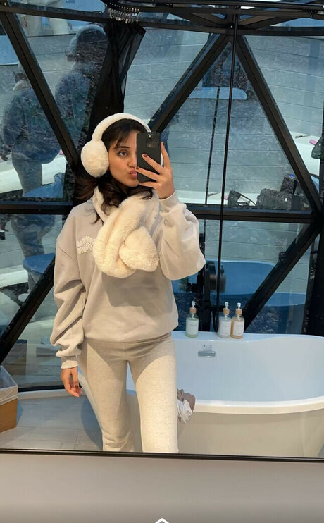 Melody Oz erotic star img