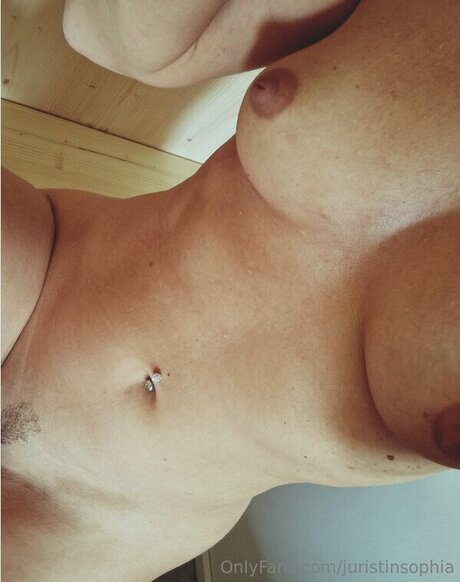 Juristin Sophia exclusive star pic