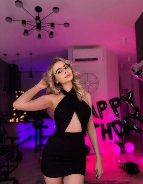 GloriaMatvien best star photos