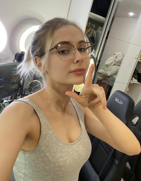 GloriaMatvien thumbnail