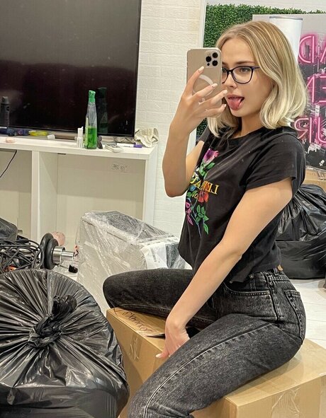 GloriaMatvien free pornstar picture