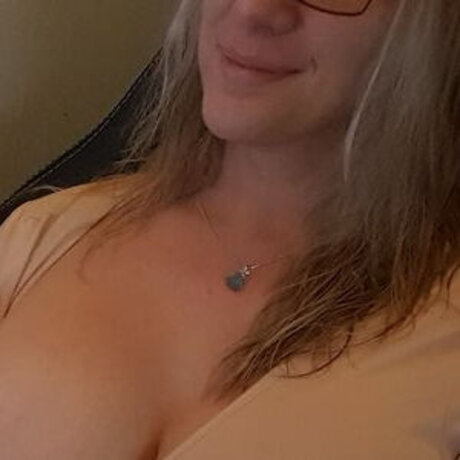 Hwmilf model exclusive pics