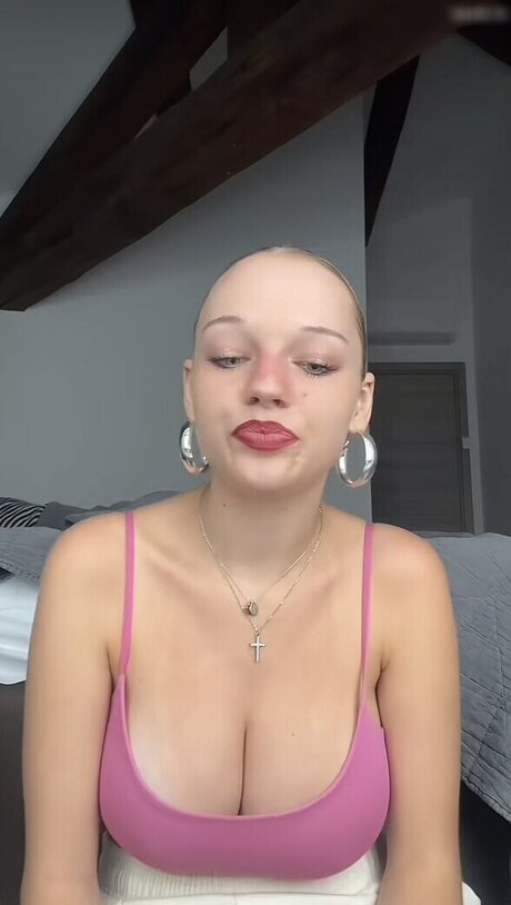 Leni Bahr erotic model images