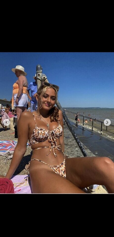 danielleelou beautiful pornstar pic