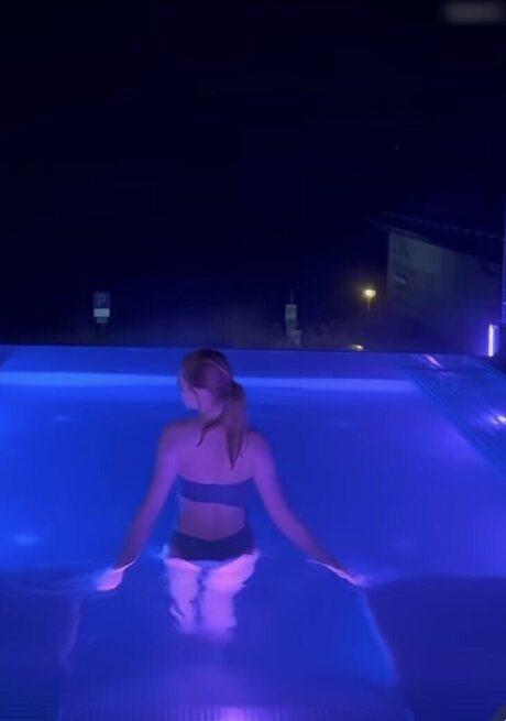 Kim Sara star gallery