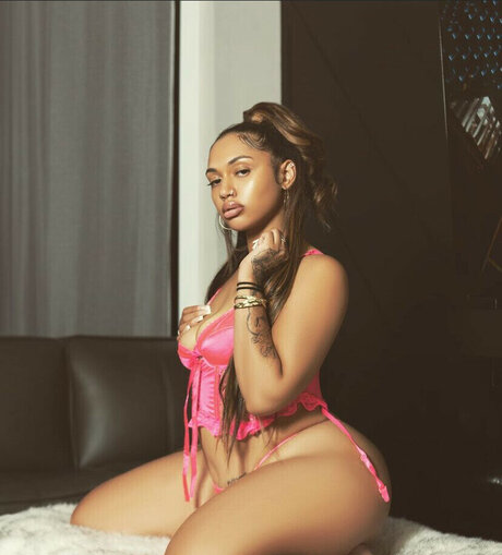 Honeydrip458 pornstar hd pic