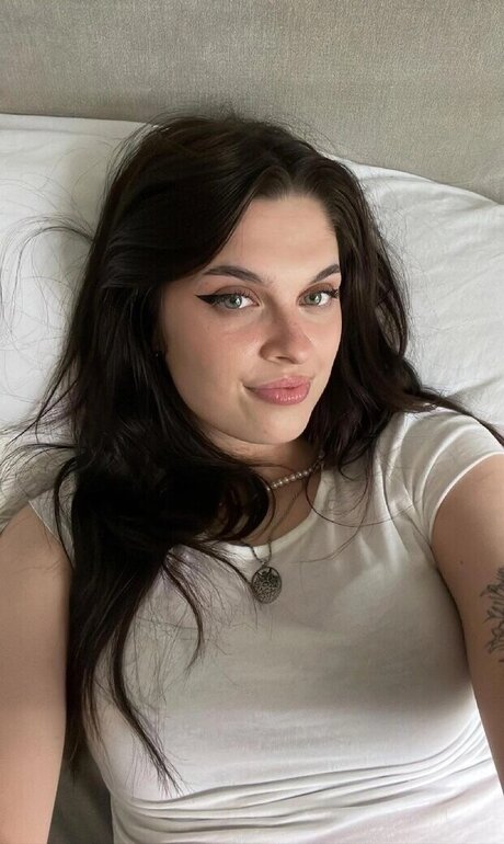 Facialize Me model xxx images