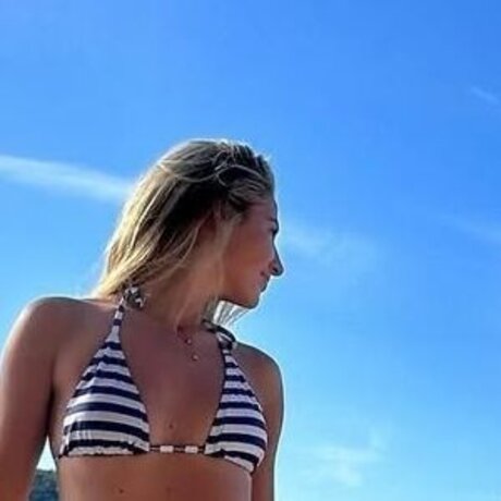 Emma Fernlund art model gallery