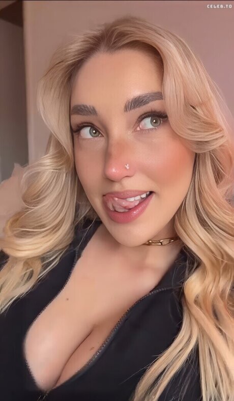 Starletnova nude star photos