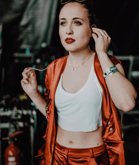 Alice Merton beautiful star photos