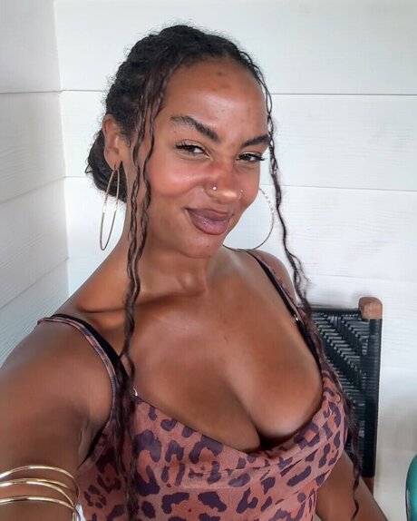 Shaggy Baggy pornstar art photo