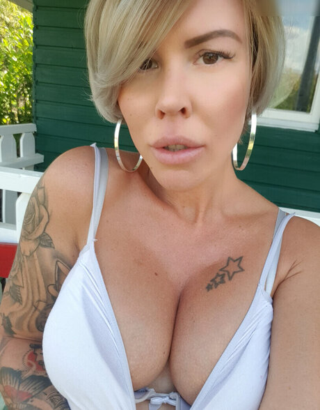 Lara Bergmann porn actress photos