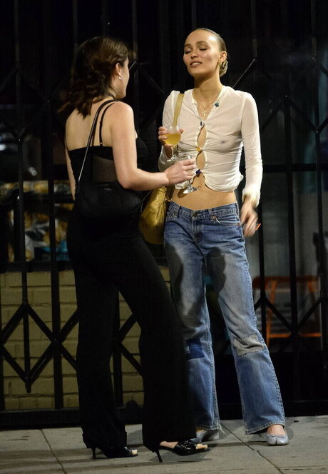 OOPS International hot actress pic