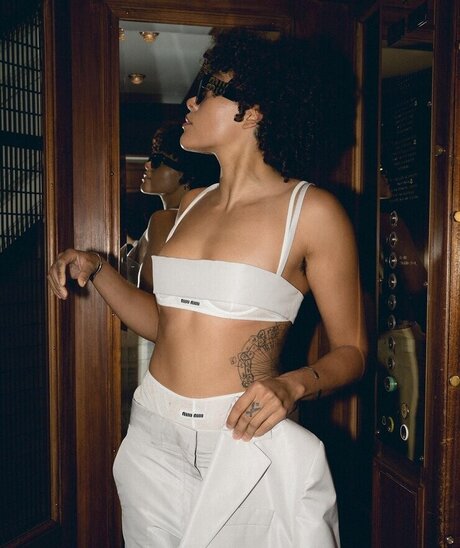 Quintessa Swindell hot actress pictures