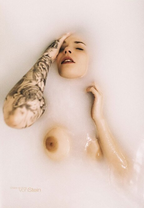 Chaos Isi beautiful actress images