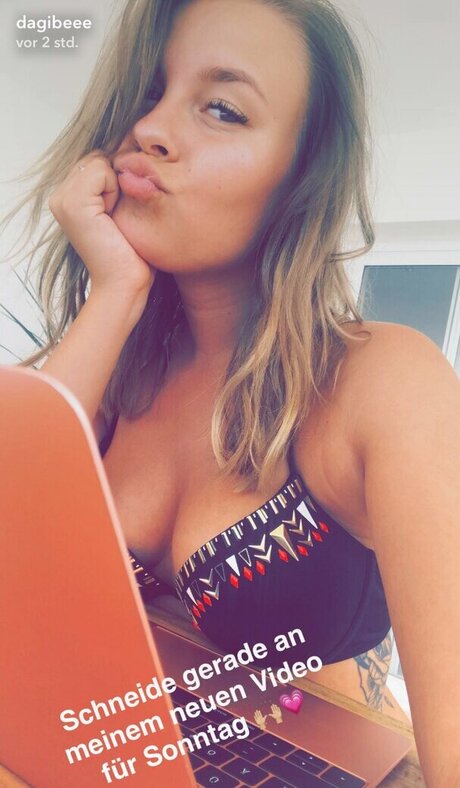 Dagi Bee model adult pictures