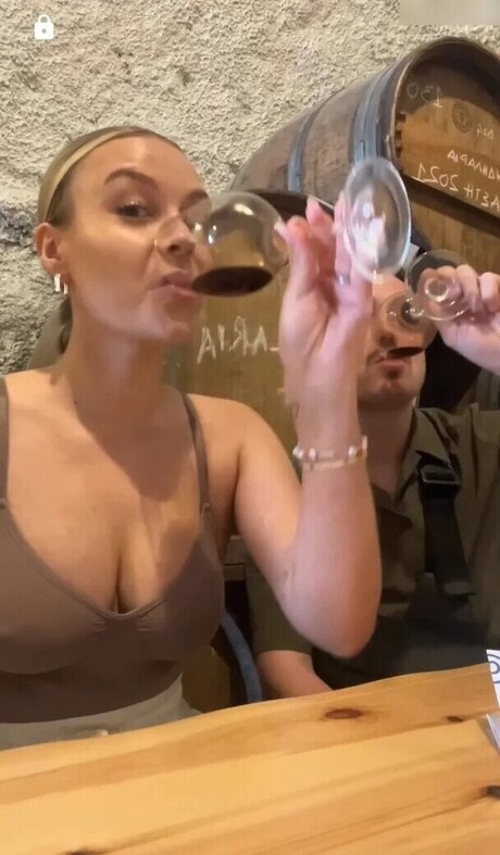 Dagi Bee exclusive pornstar archive