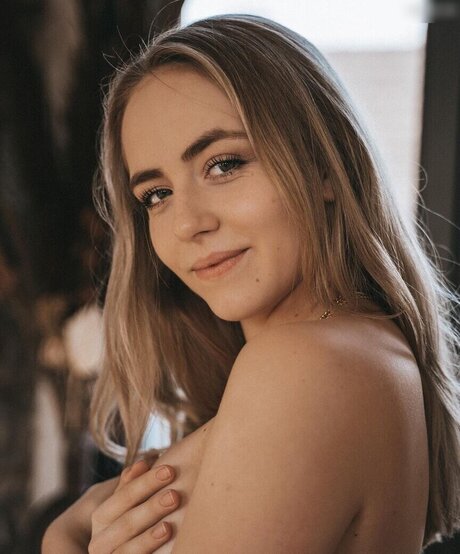 Carina Spoon star pornographic pictures