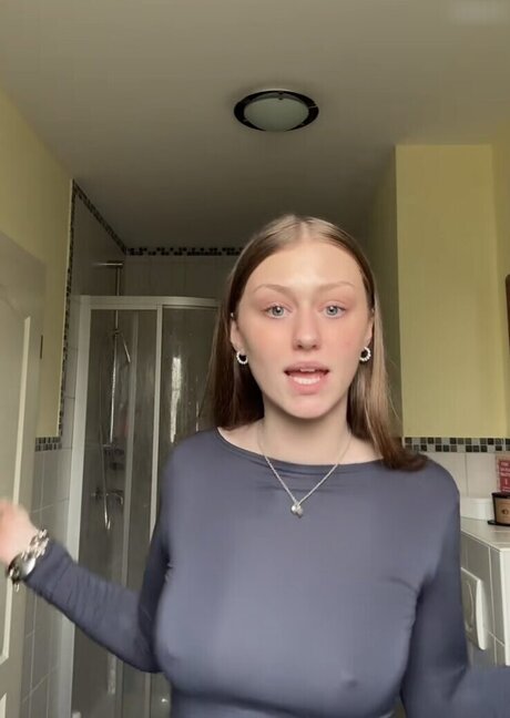 Yana Clare exclusive star photos