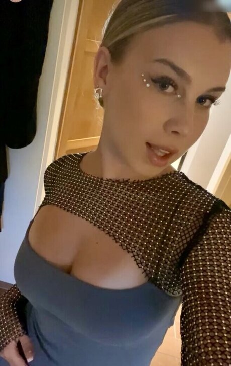 celinajoyy star exclusive image