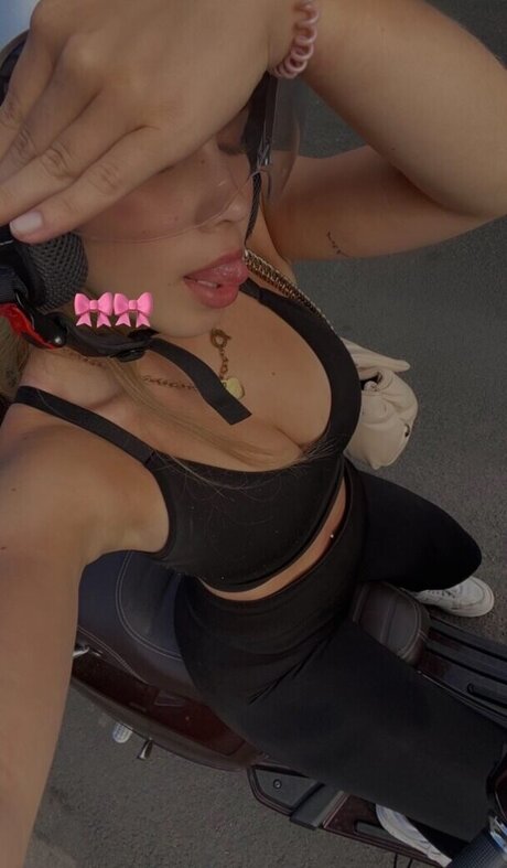 celinajoyy star nude gallery