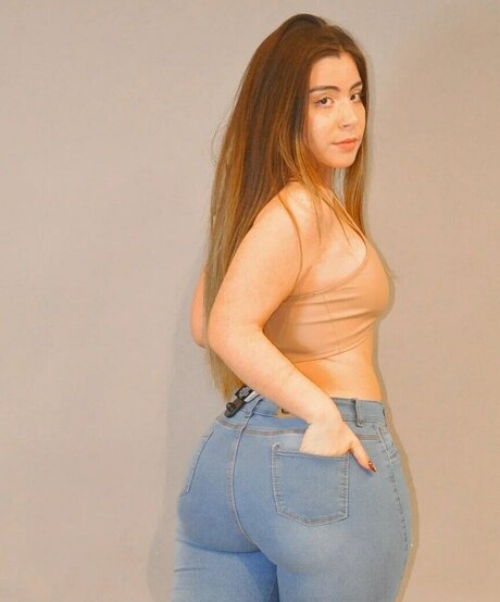 nahii carceres erotic model img